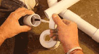 Applying solvent weld cement to pipes